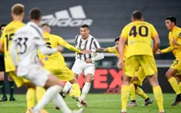 Juventus 2-0 Cagliari: Ronaldo lập cú đúp, Juventus áp sát ngôi đầu