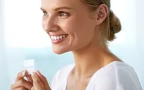 Những lợi ích của việc làm trắng răng và cách làm tại nhà