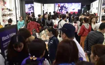 Sôi động không khí mua sắm đêm trước Black Friday