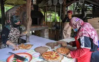 Malaysia: Vượt khó thời dịch COVID-19 nhờ ý tưởng nhà hàng pizza tại gia