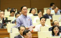 ĐBQH Nguyễn Quốc Hận: Học sinh với màu áo trắng tinh khôi phải bì bõm lội trong làn nước ngập sâu