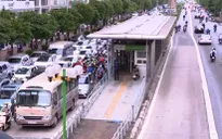 Bất hợp lý việc tạo làn riêng cho bus nhanh BRT