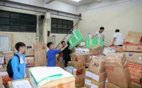 Tập trung ưu tiên tặng sách vở cho học sinh vùng lũ miền Trung