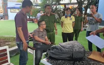 Bắt quả tang phóng viên nhận 70 triệu đồng của doanh nghiệp để gỡ bài