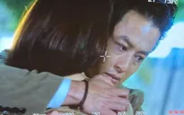 Hồng Đăng lộ ảnh ôm Hồng Diễm khóc