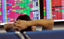 VN-Index "đổ nhào" vì COVID-19