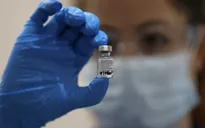 Anh cảnh báo người bị dị ứng không nên tiêm vaccine COVID-19 của Pfizer