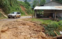 Quảng Nam khẩn cấp di dời người dân khỏi khu vực sạt lở