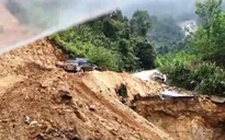 Liên tục sạt lở đường, Quảng Nam ban bố tình huống khẩn cấp
