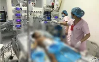 Sốt cao liên tục 3 ngày, bé trai 9 tuổi sốc sốt xuất huyết nặng, suy hô hấp