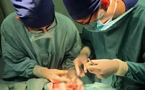 Cảnh báo phỏng điện ở trẻ nhỏ