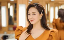 Xuất hiện trong Chào 2021, Hồng Diễm thay liền mấy váy