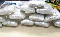 Truy đuổi đối tượng vận chuyển 8 kg ma tuý đá từ Lào về Việt Nam