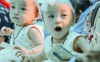 Trúc Nhi - Diệu Nhi chập chững những bước đi đầu tiên