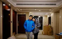 Cuộc sống vĩnh viễn thay đổi của cặp vợ chồng bác sĩ Vũ Hán sau 1 năm đại dịch