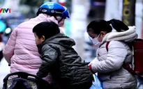 Học sinh Hà Nội đi học muộn vì trời rét vẫn được "chiếu cố" cho vào lớp