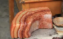 Dân mạng buôn gì: Dưa hấu lai thanh long hay thịt lợn đá quý?