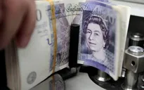 Đồng bảng Anh gần mức cao nhất hơn 2 năm sau thỏa thuận thương mại hậu Brexit