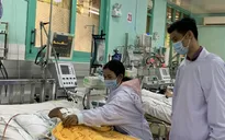 Bé trai 4 tuổi nguy kịch do bị người nhà cầm kéo đâm mắt, xuyên qua não