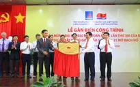 Gắn biển 2 công trình dầu khí chào mừng Đại hội Đảng lần thứ XIII