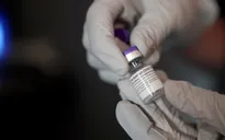 Mỹ điều tra các trường hợp dị ứng sau khi tiêm vaccine