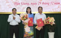 Trao quyết định phê chuẩn, điều động, bổ nhiệm 2 Phó Chủ tịch UBND tỉnh Hậu Giang và nhiều cán bộ