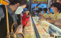 Bất ngờ đảo chiều, giá vàng lao dốc