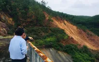 Sạt lở khoảng 5.000 m3 đất ở thủy điện Hương Điền