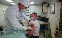 Nga tiêm vaccine ngừa COVID-19 cho hơn 400.000 quân nhân