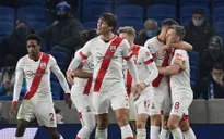 Brighton 1-2 Southampton: Southampton đẩy Man Utd xuống thứ 6