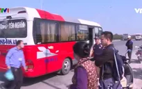 Cảnh xe khách ngang nhiên dừng đỗ trên cao tốc Hà Nội - Bắc Giang khi nào mới chấm dứt?