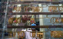 Giá vàng thế giới chạm mức “đỉnh” của hai tuần