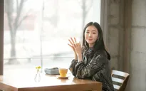 Bà bầu Choi Ji Won xuất hiện xinh đẹp trên phim trường "Hạ cánh nơi anh"