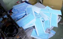 Hà Nội: Phát hiện 2 vụ gom khẩu trang y tế bán giá gấp 5 lần