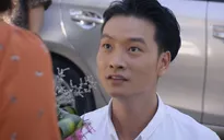 Cô gái nhà người ta - Tập 12: Cường bất thình lình quỳ gối cầu hôn Uyên trước cổng trường
