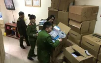 Tạm giữ hơn 100.000 khẩu trang không ghi hạn sử dụng