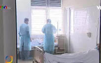 Những áp lực, khó khăn của các y, bác sĩ ở tuyến đầu chống dịch COVID-19