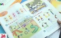 Nhà trường gấp rút chọn sách giáo khoa cho năm học mới