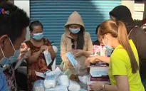 Tổ chức các điểm phát khẩu trang miễn phí cho người dân tại Cần Thơ