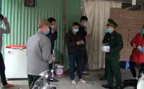 Quảng Ninh: Tặng khẩu trang miễn phí cho nhân dân cửa khẩu Móng Cái