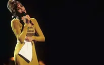Huyền thoại Whitney Houston “tái sinh” nhờ công nghệ, tiếp tục tour diễn mới