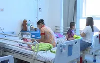 Nhiều trẻ nhập viện do nuốt dị vật, uống nhầm hóa chất