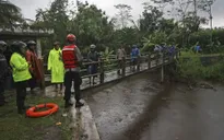 Lũ lụt nghiêm trọng trên đảo Java, Indonesia, 10 nữ sinh thiệt mạng