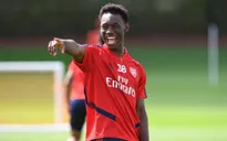 Fan Arsenal: "Bán Lacazette đi, cầu thủ ấy hay hơn"