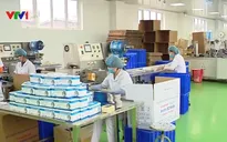 Nhiều DN tăng ca đảm bảo khẩu trang phòng dịch do virus Corona