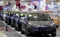 Xe Tesla sẽ dùng pin do Trung Quốc sản xuất