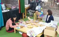 Nghệ nhân khuyết tật khởi nghiệp từ vải vụn