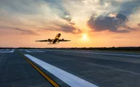 Indonesia xem xét giảm giá vé máy bay nội địa