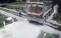 Nhân viên gác chắn ngăn chặn kịp thời tai nạn nghiêm trọng