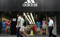 Hãng Adidas và Puma lo ngại kinh doanh đình đốn